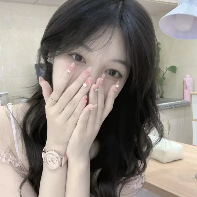 社恐的我被迫闪婚国民女神